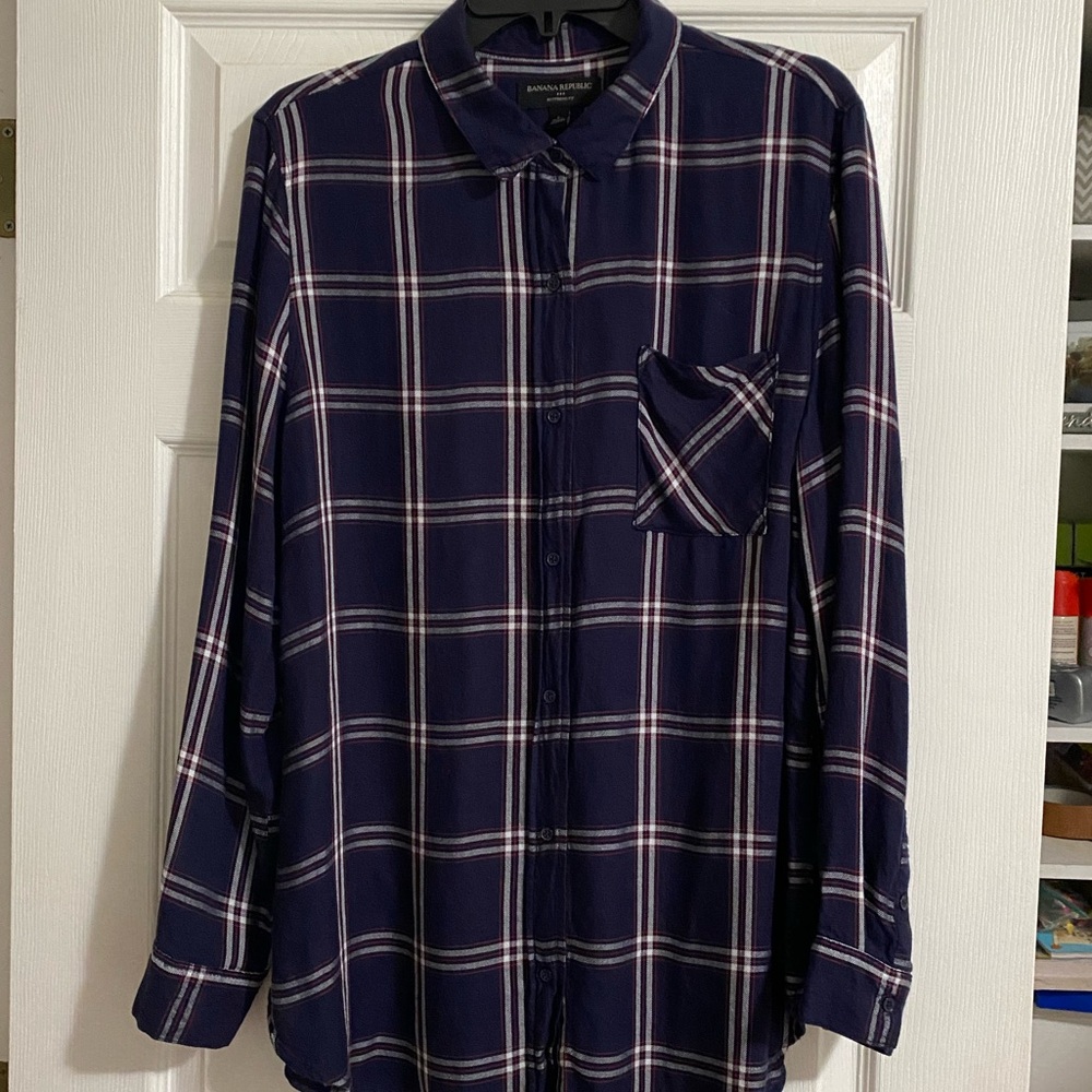 Banana Republic Boyfriend Fit Plaid Flannel – Blue/Red – Women’s L